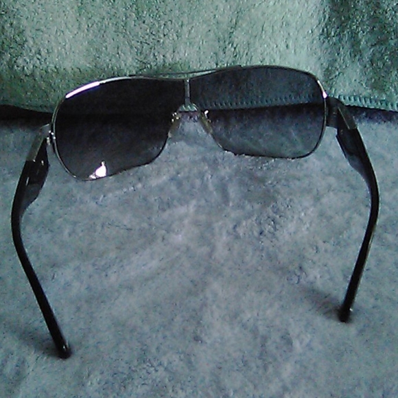 Coach shield sunglasses - Picture 3 of 11